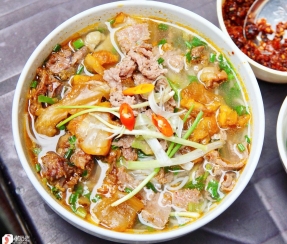 Bún Bò Tái 